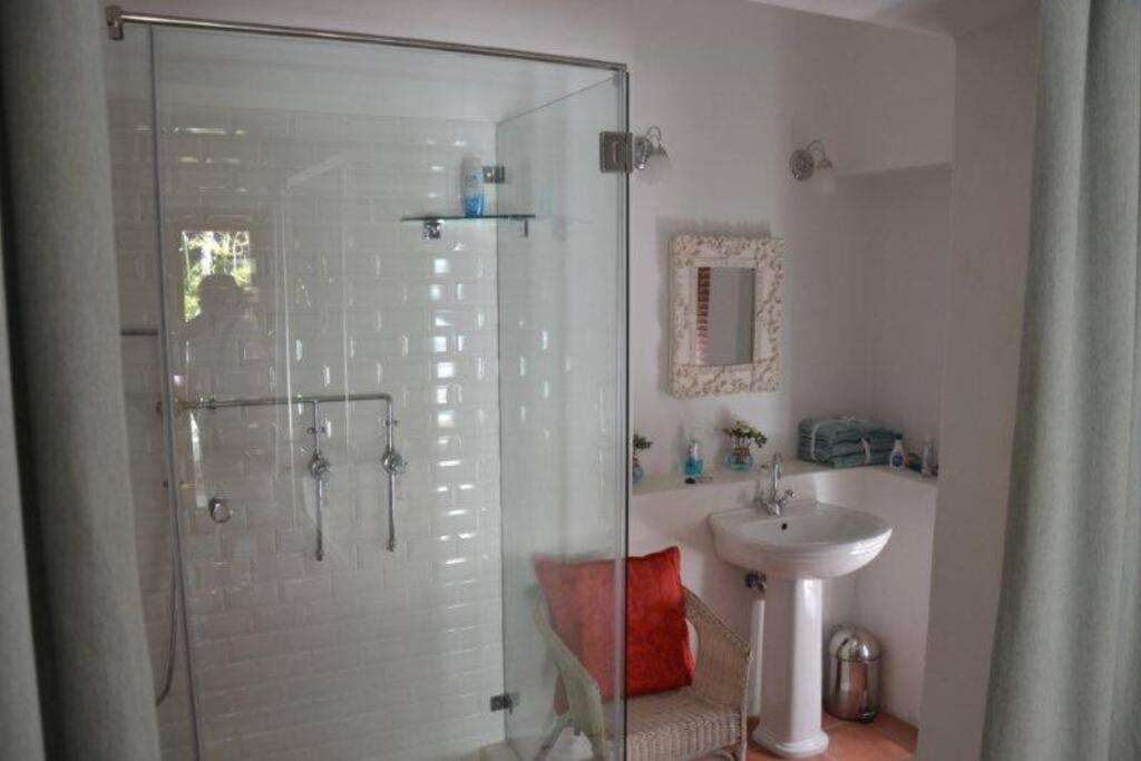 Villa Petite France:luxury Thatched 4brcottage With Pool *