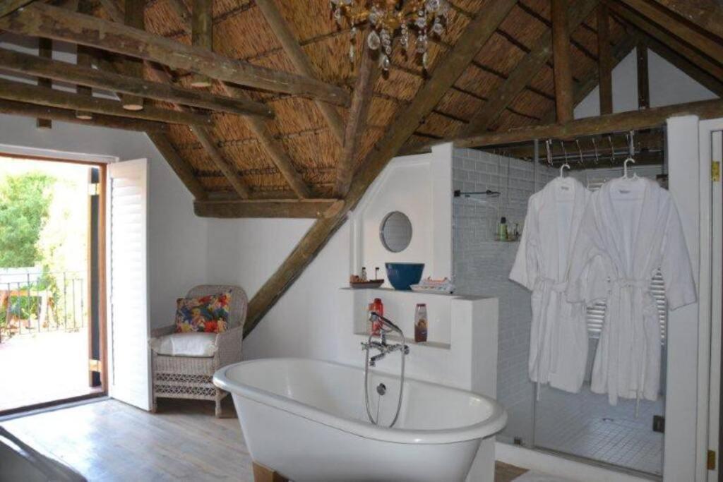 Petite France:luxury Thatched 4brcottage With Pool * Franschhoek