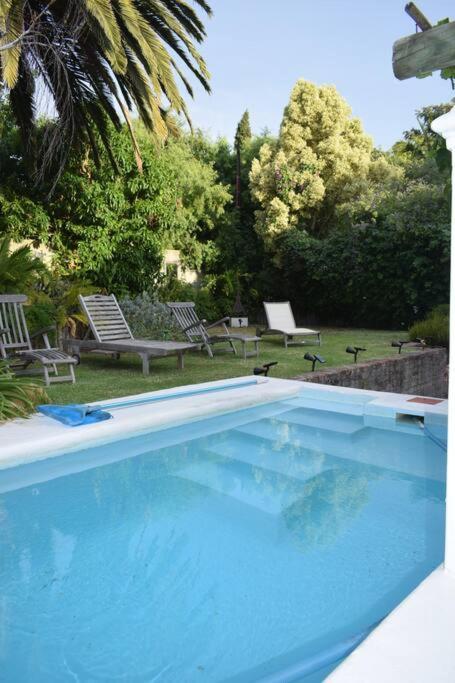 Petite France:luxury Thatched 4brcottage With Pool